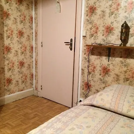 Ideal Saint Sebastien Hotel *